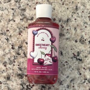Bath & Body Works Sweetheart Cherry Body Wash - Pink and White